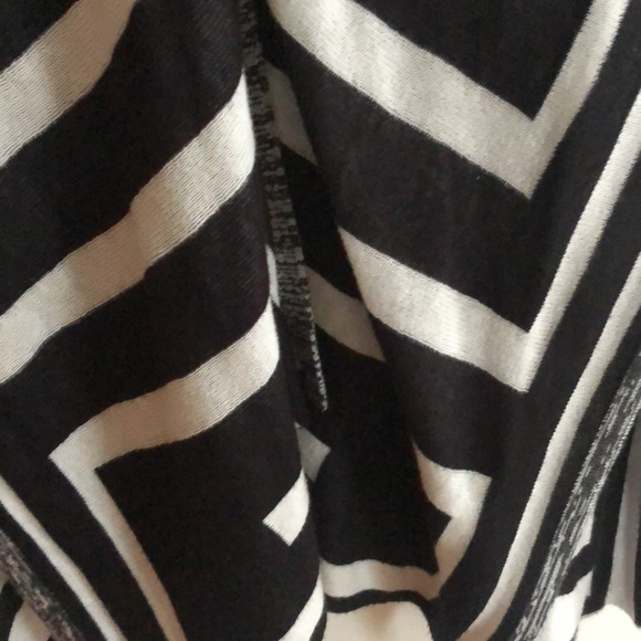 H&M Ruana Kimono - Picture 3 of 4